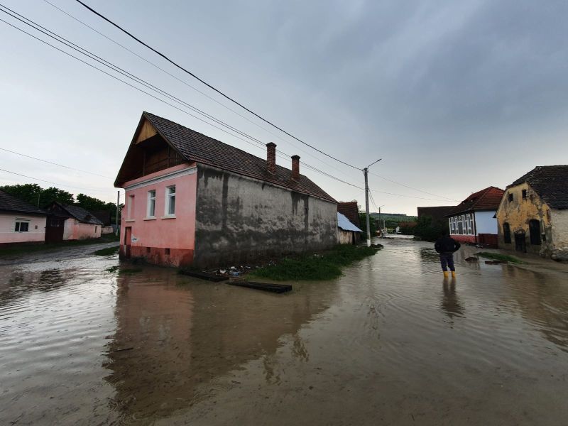 FOTO Gospodării inundate, în județul Brașov