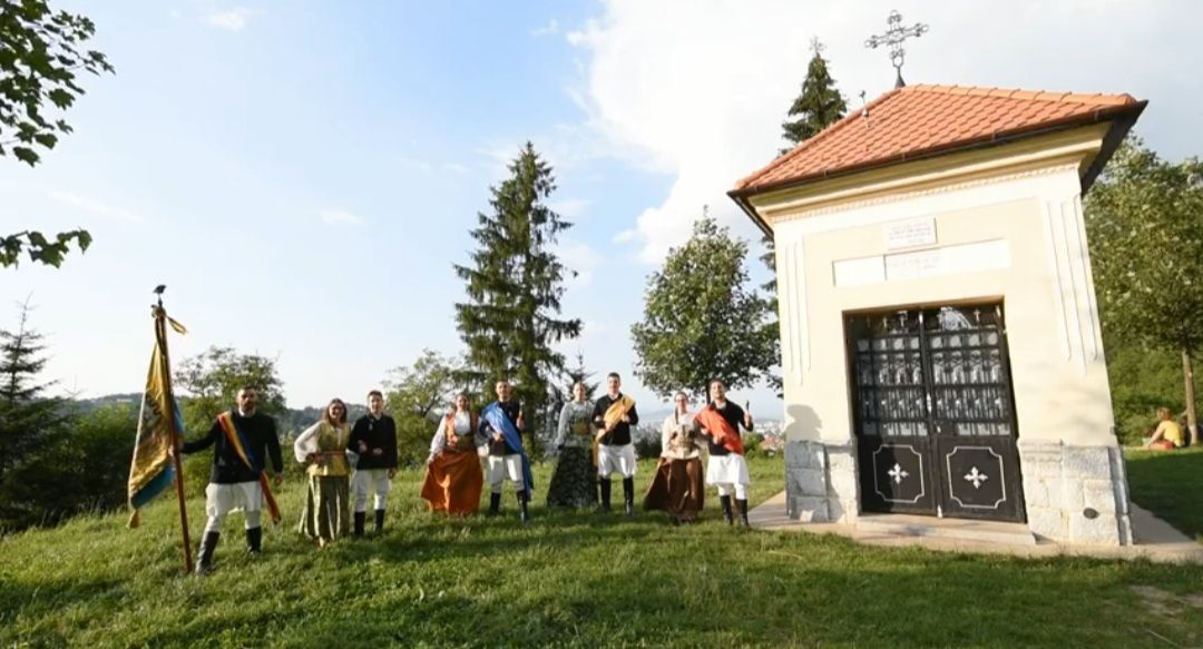 VIDEO Pandemia anulează o altă tradiţie a junilor!
