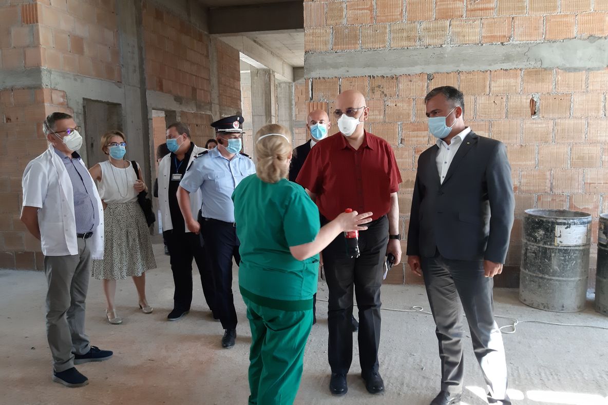 VIDEO Raed Arafat, la Braşov: "Focar de coronavirus la un azil din judeţ"! Când va fi gata spitalul modular ATI?