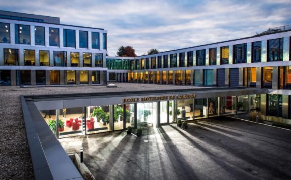 Cea mai importantă școală în domeniul hotelier din lume va avea, la Brașov, clase de învățământ dual