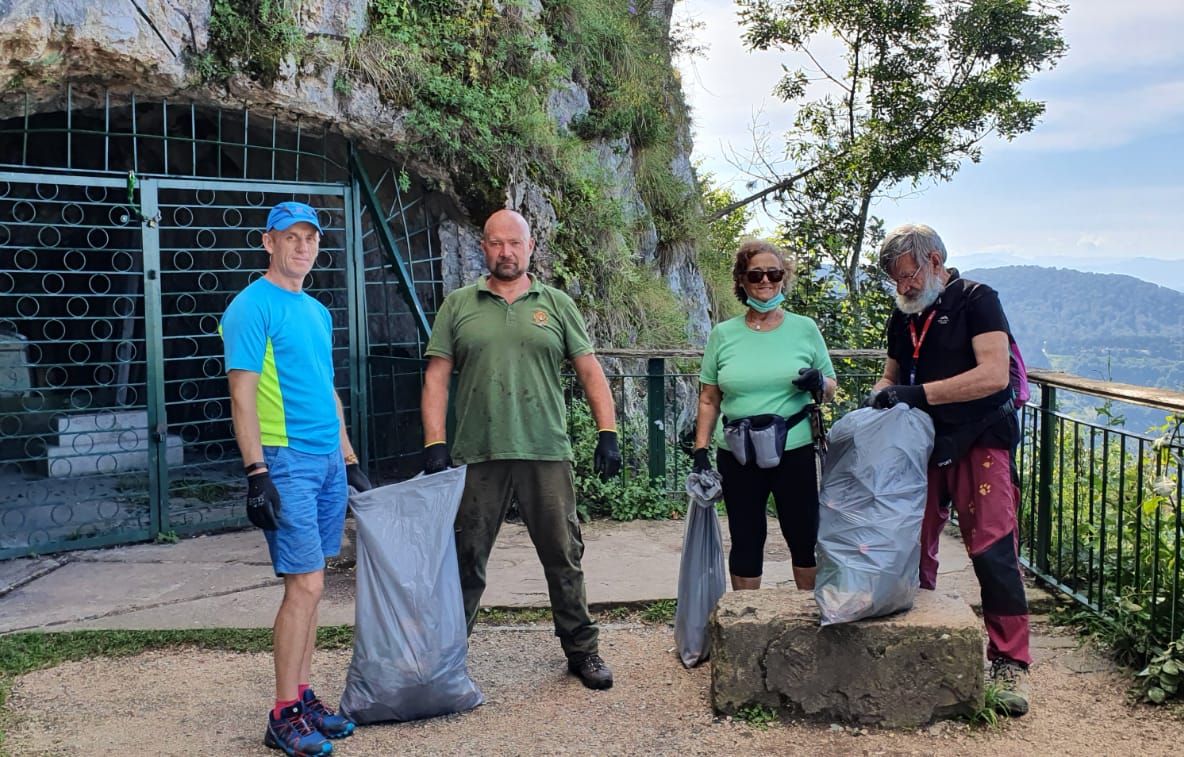 FOTO Ecologizare pe Tâmpa