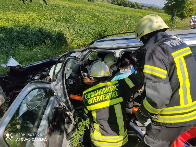 Accident rutier cu o victimă încarcerată!