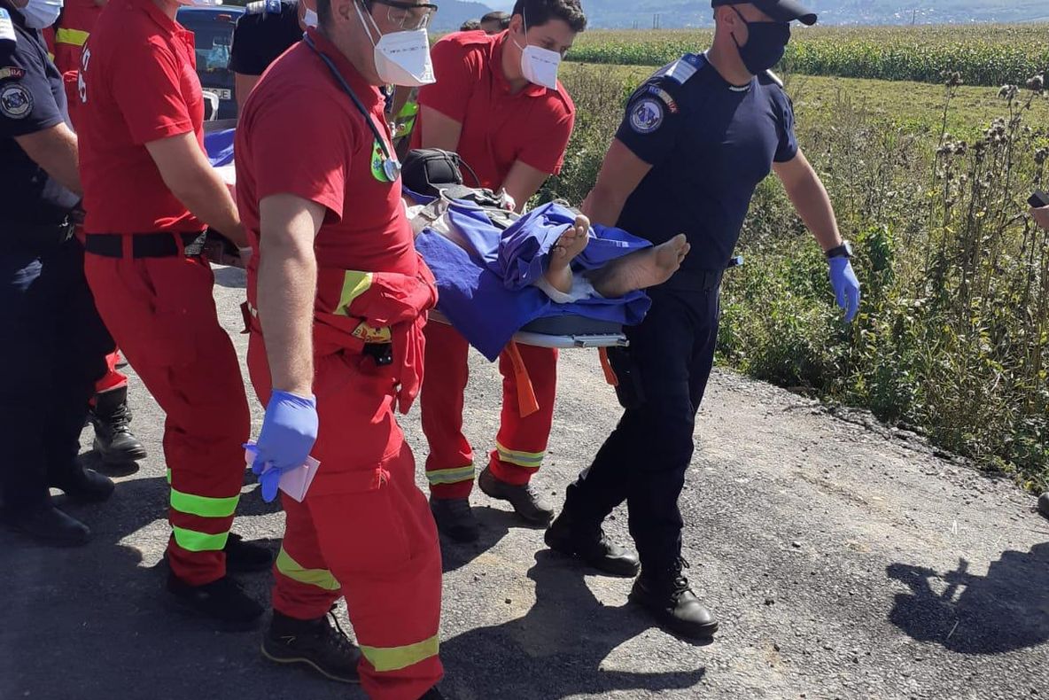 FOTO Bărbat în stare gravă, după ce a fost atacat de urs!