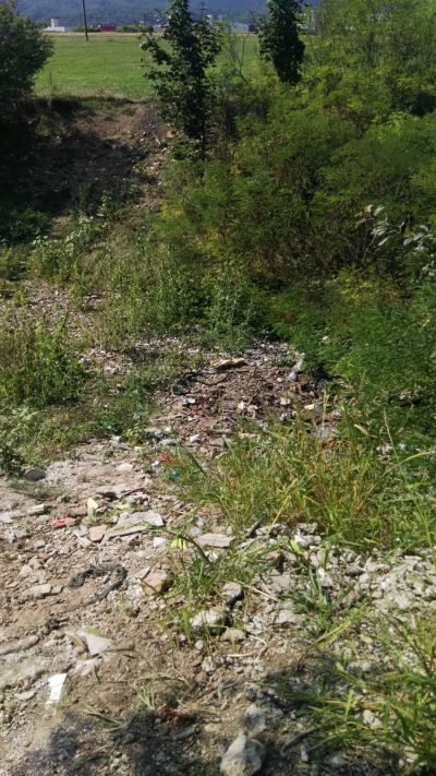 Deșeuri aruncate pe câmp = amendă de 25.000 de lei