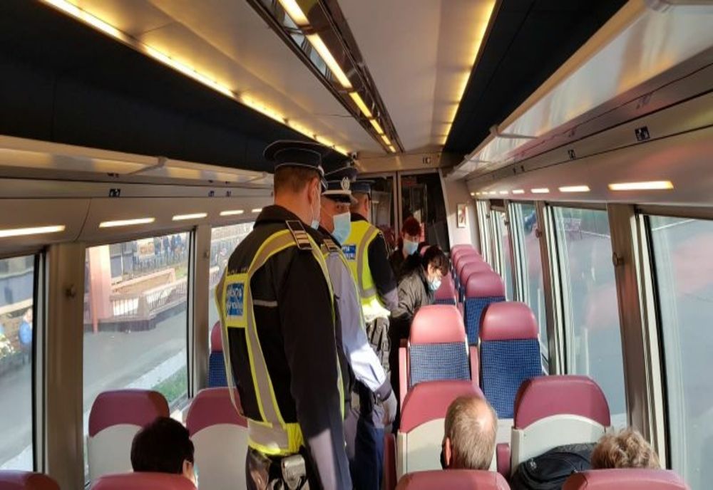Controale ale polițiștilor în trenuri și gări! Amenzi totale de peste 15.000 de lei