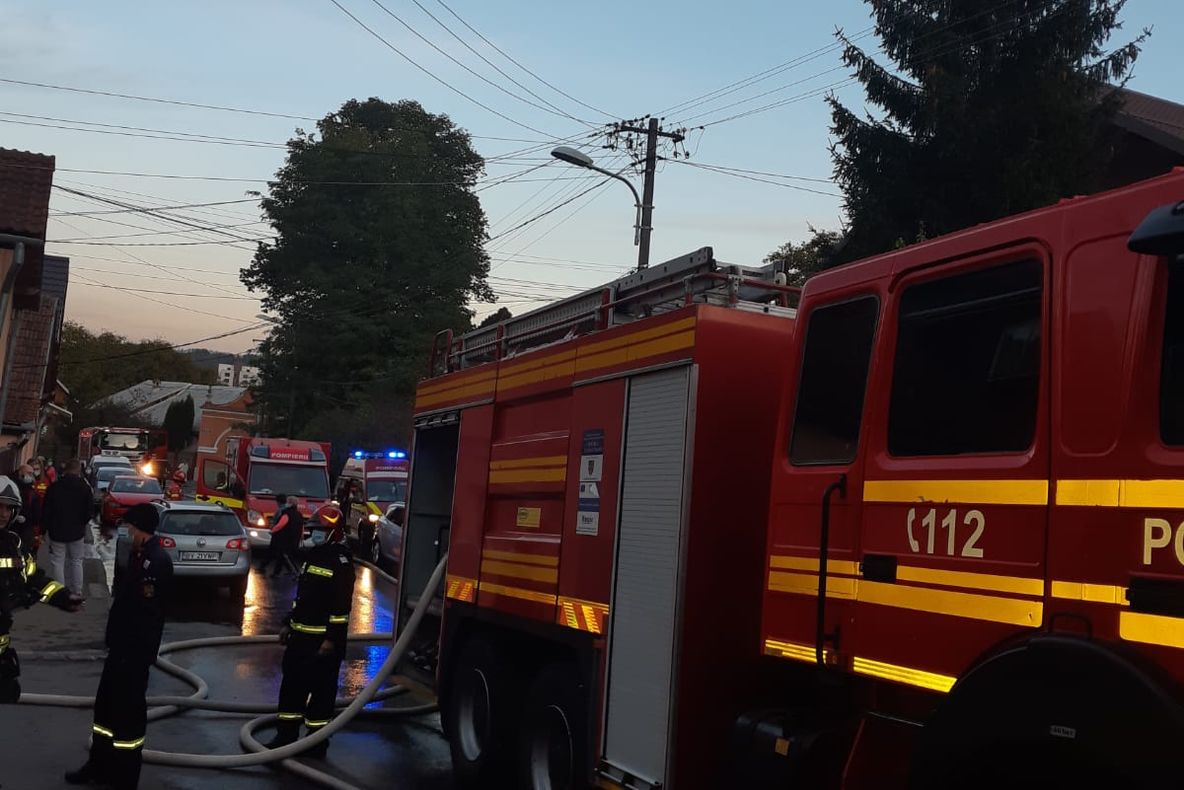 Bătrân cu arsuri grave în urma unui incendiu!