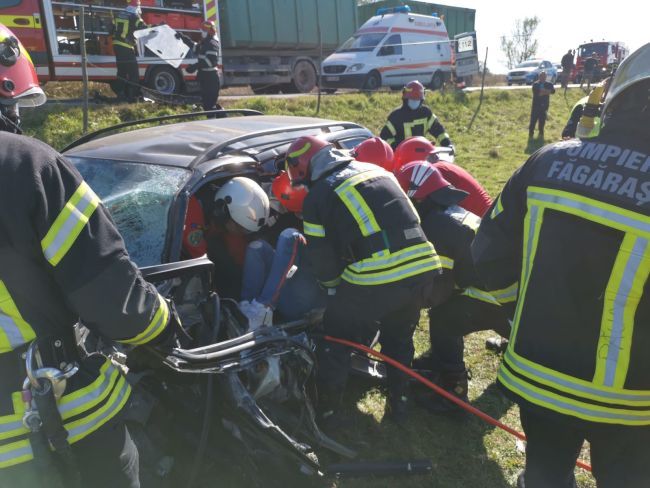 VIDEO Accident cu 5 victime, pe DN1S! Minor de 9 ani rănit!