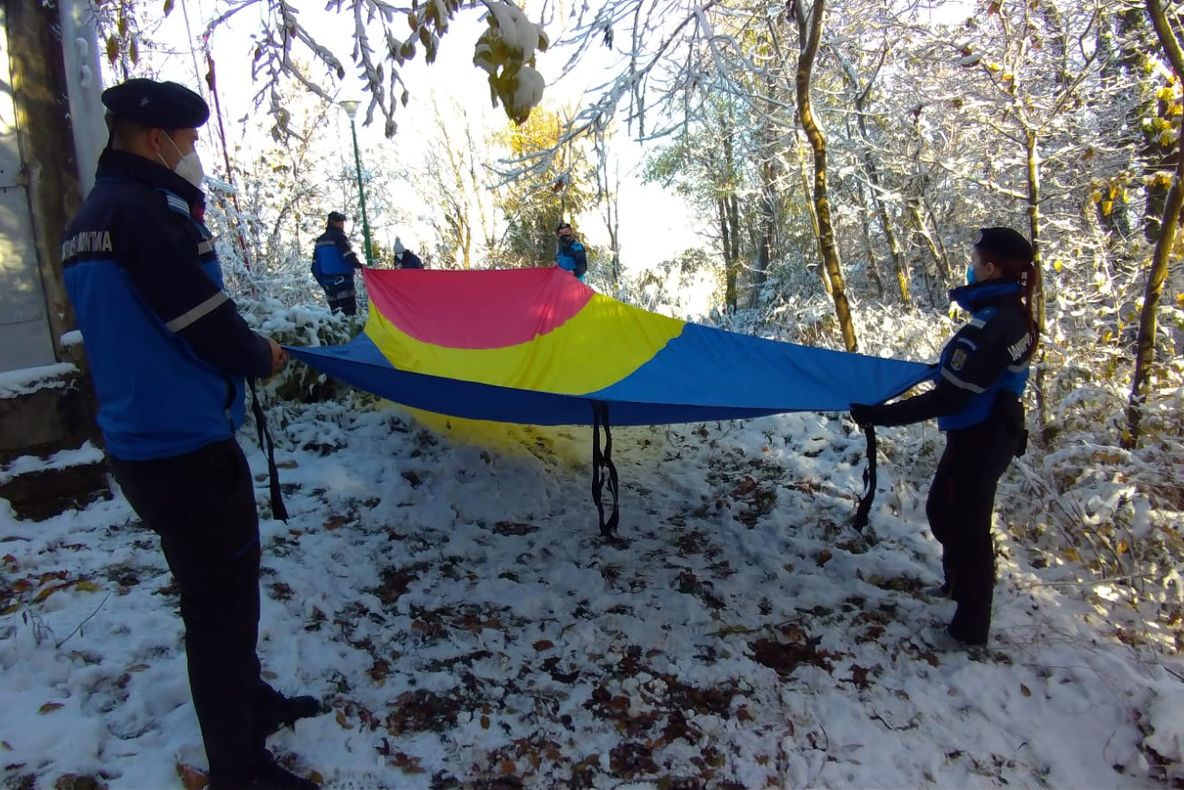 FOTO+VIDEO A fost schimbat drapelul de pe Muntele Tâmpa!