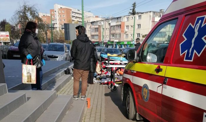 Persoană căzută pe stradă, în stop cardio-respirator! (FOTO)