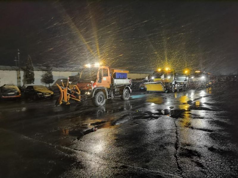 Prima deszăpezire din acest sezon, în municipiul Brașov (FOTO+VIDEO)