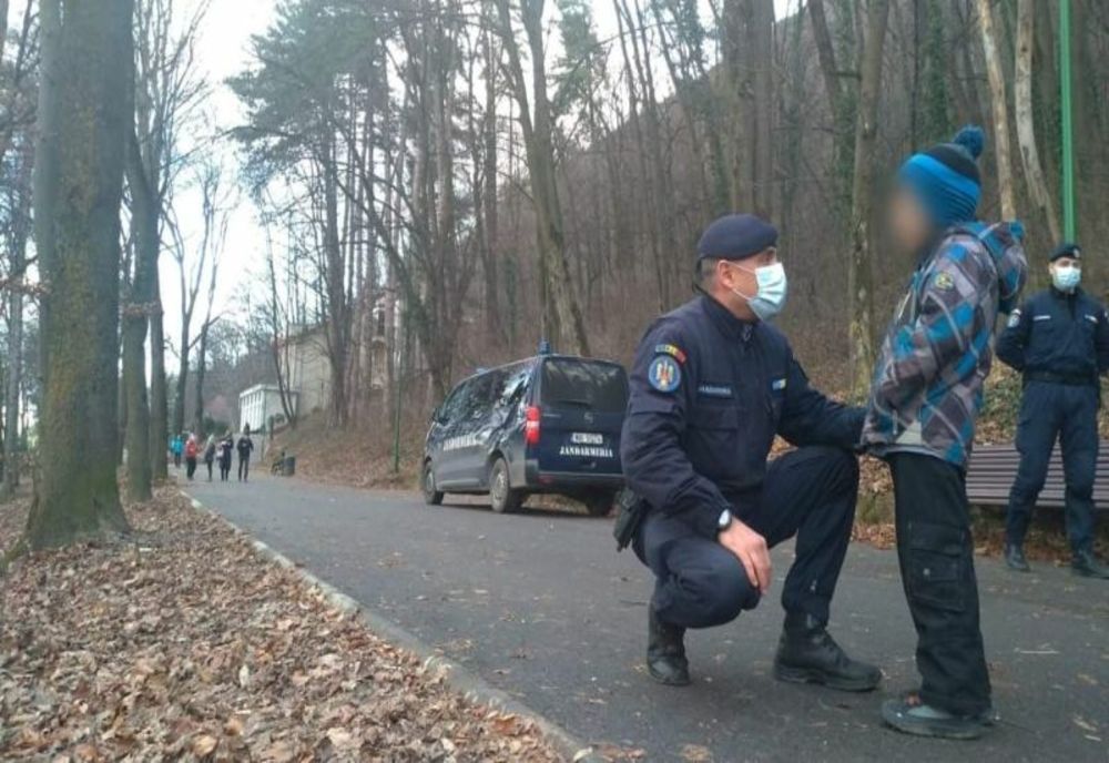 Un copil de 5 ani, rătăcit sub Tâmpa, a fost găsit de jandarmi