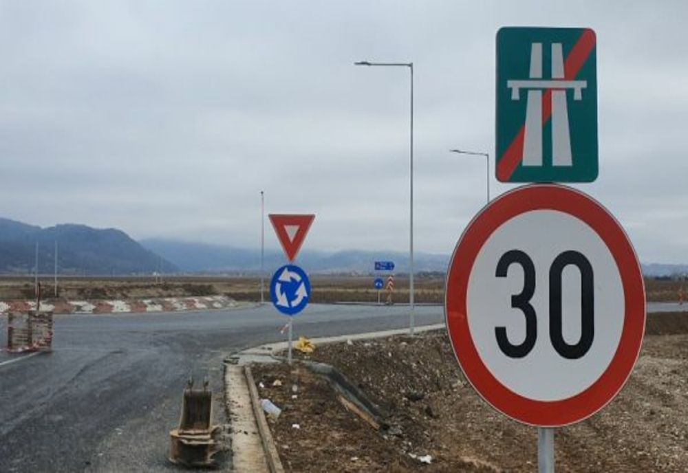 În această seară se deschide autostrada de 6 kilometri, Râșnov - Cristian