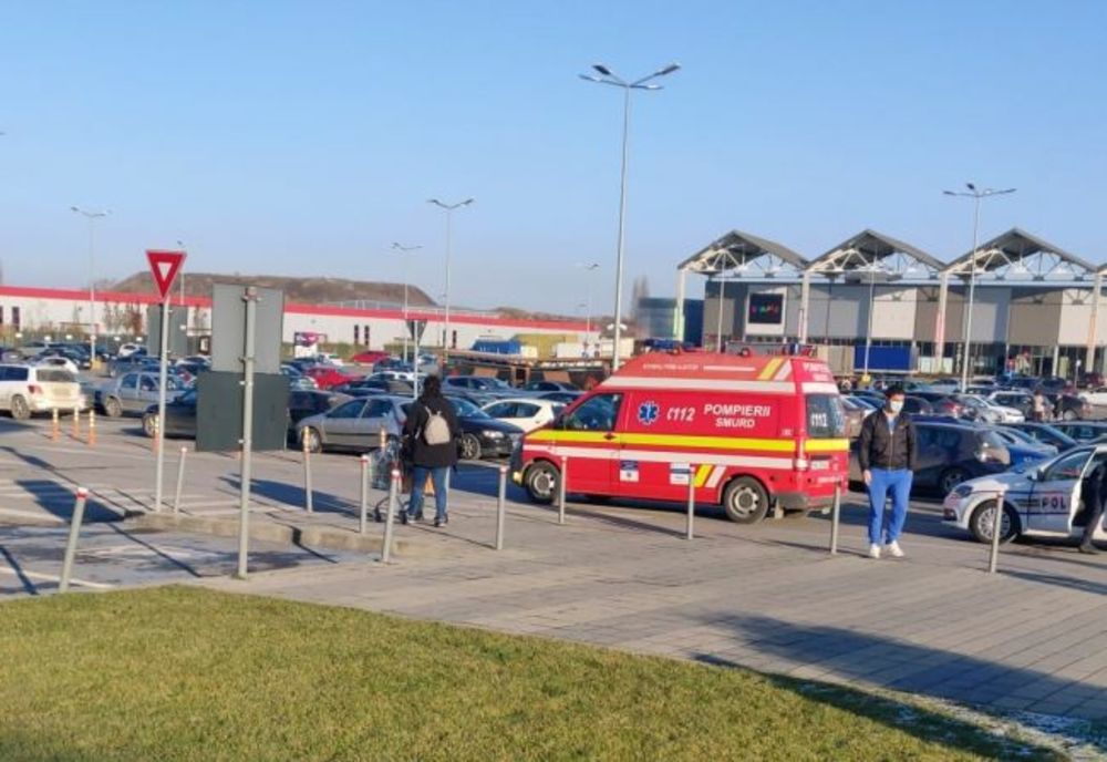 Incident rutier la Coresi! Copil lovit de autoturism!