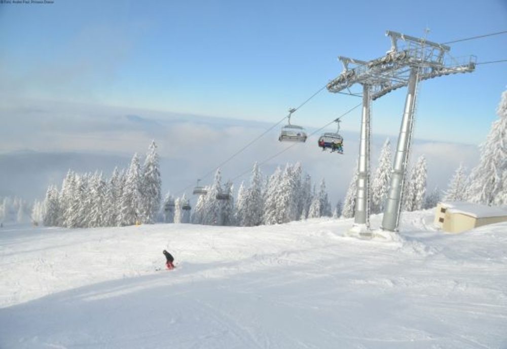 VIDEO De mâine se va schia în partea superioară a masivului Postăvarul. Tarifele la transportul pe cablu