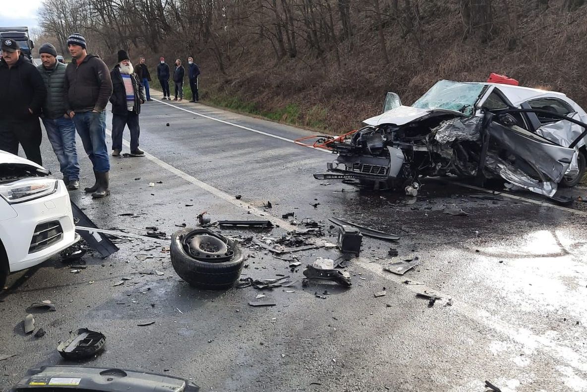 FOTO Brașoveancă rănită într-un grav accident produs pe DN1