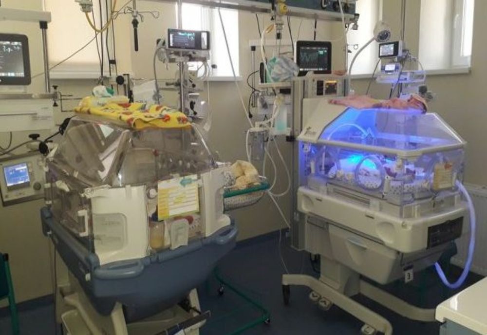 Incubator pentru prematurii de la Maternitatea Brașov