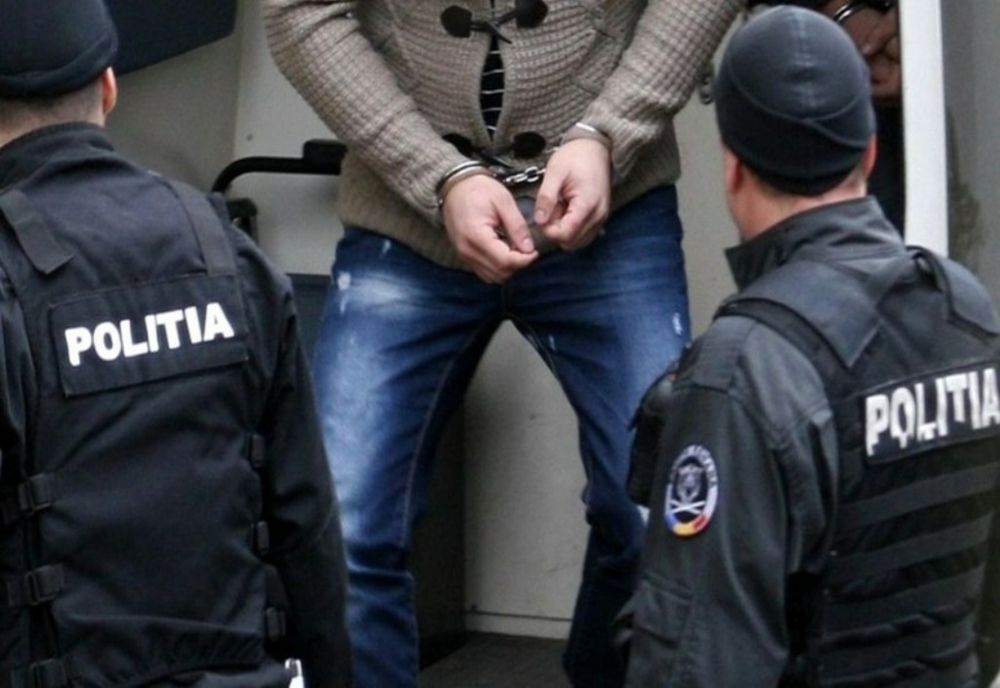 Au pretins că sunt angajați ai unei societăți de furnizare gaze și au ajuns în arest pentru 30 de zile!