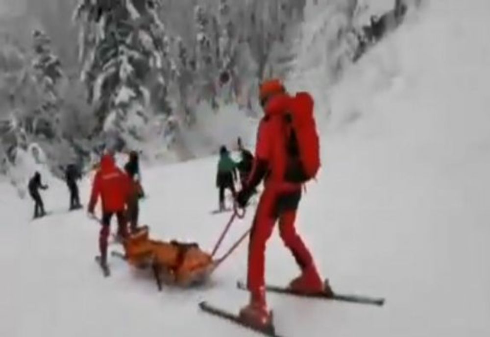 VIDEO Două persoane inconștiente, din cauza unor accidente grave suferite pe pârtiile din Poiana Brașov