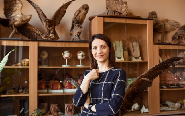 FOTO Din dragoste pentru profesie, Cristina Dudan din Făgăraș și-a transformat casa în școală!