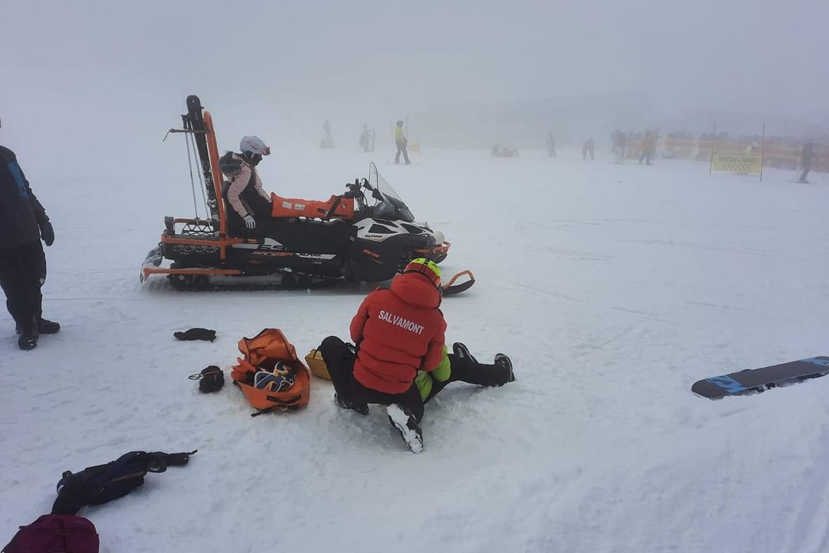 12 persoane accidentate pe pârtie!