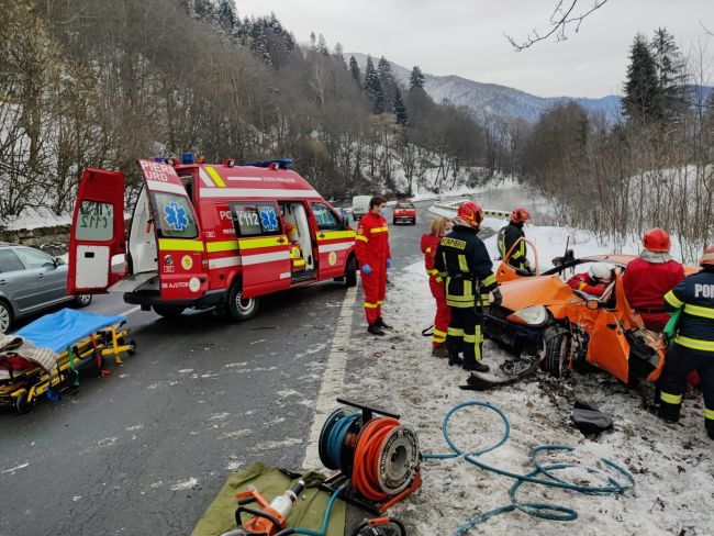 ATENȚIE, șoferi! Accidente grave pe DN1! Autospecială ISU ieșită în decor! (FOTO)