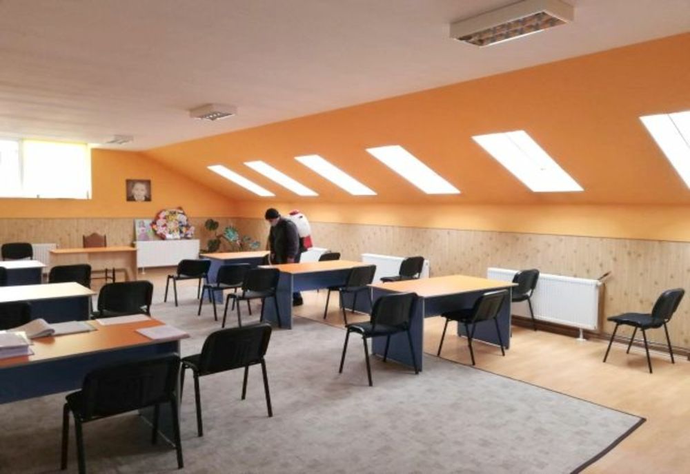 A început activitatea de dezinfecție a instituțiilor de învățământ din municipiul Brașov