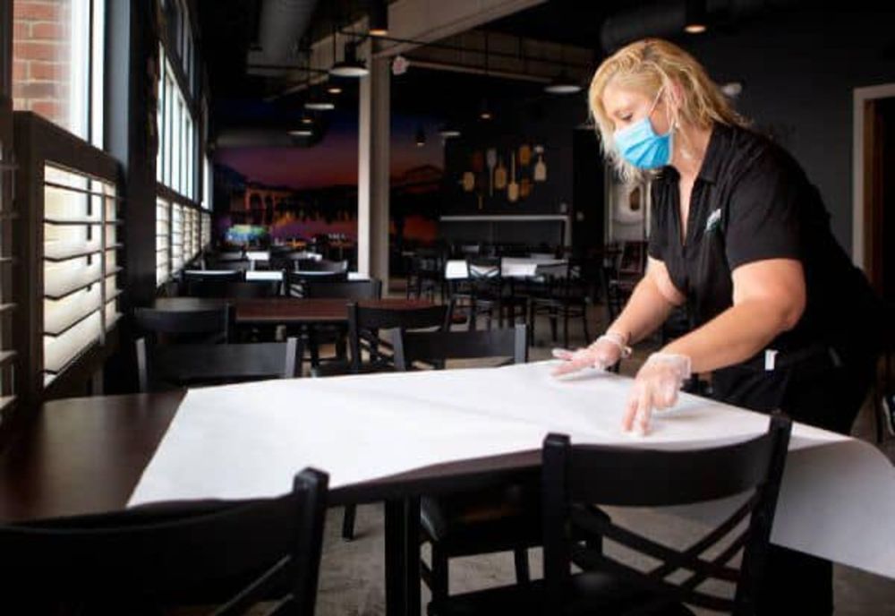 Brașovul intră în scenariul galben! Se redeschid instituțiile de cultură, cinematografele, restaurantele și cafenelele