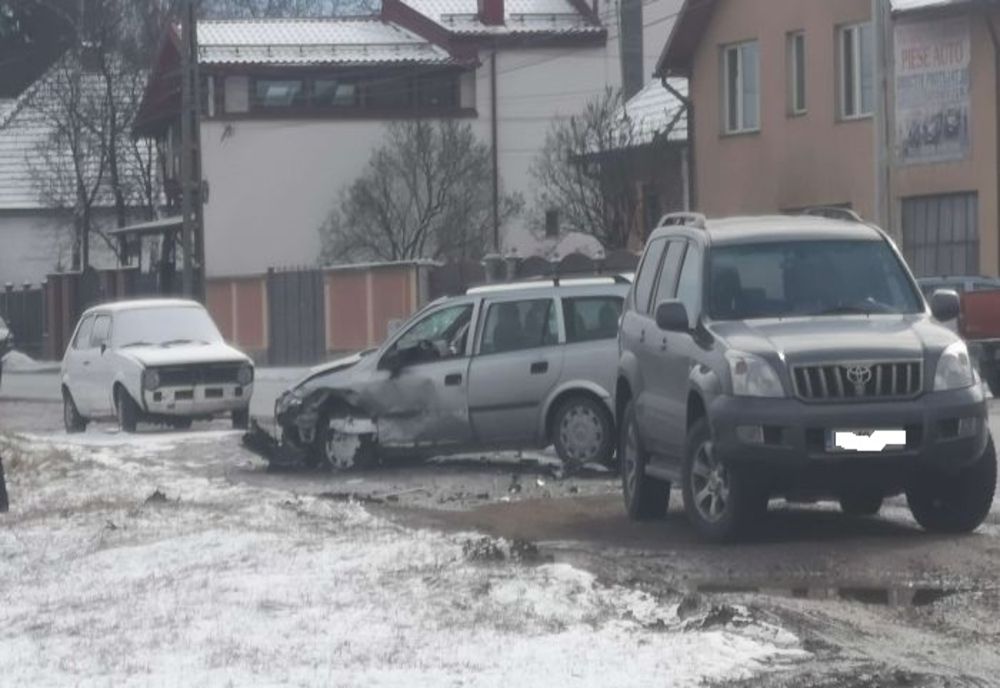 Două persoane rănite într-un accident produs la Săcele