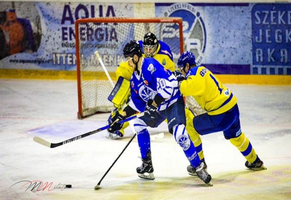 HOCHEI: Csikszereda - Brașov Wolves, în finala Campionatului Național
