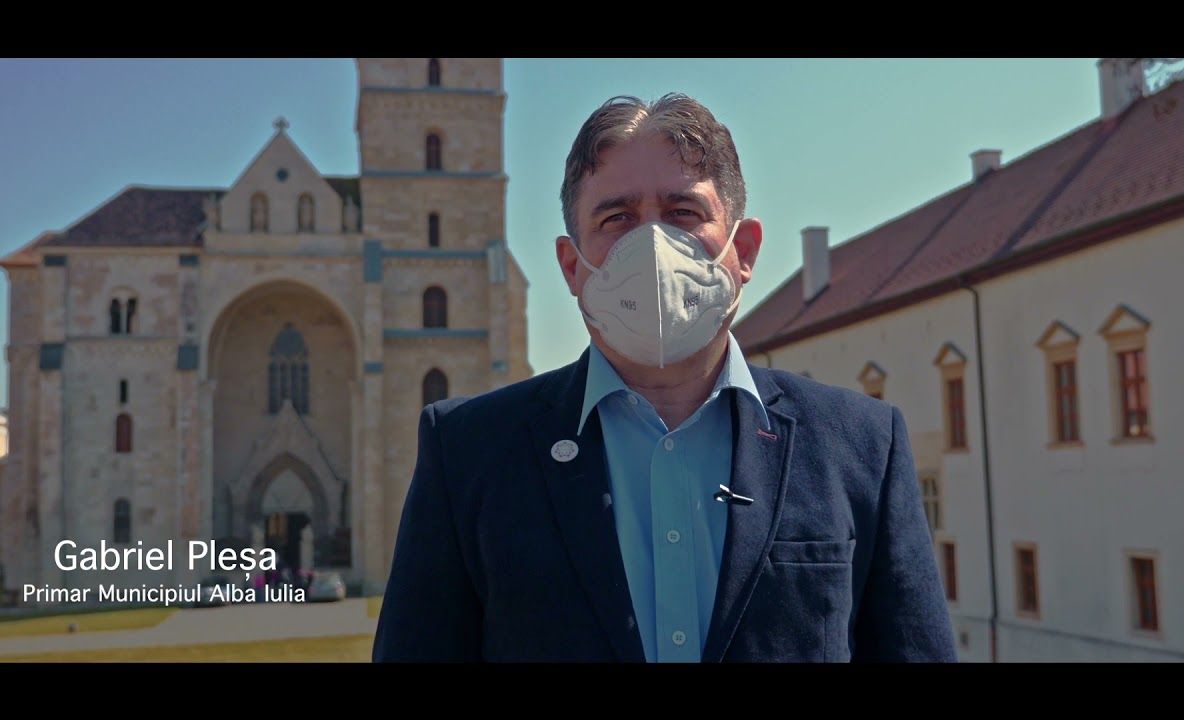 VIDEO Momentul impactului dintre un autobuz și un autoturism, de aseară, de pe Calea București