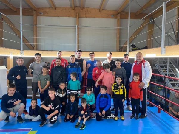 GALERIE FOTO Lotul olimpic de box al României, cantonament la Brașov!