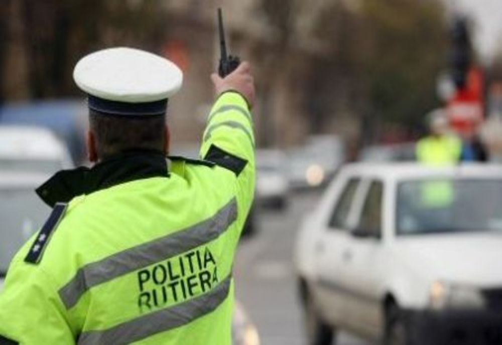 Polițiștii rutieri dirijează circulația în mai multe zone din județul Brașov!