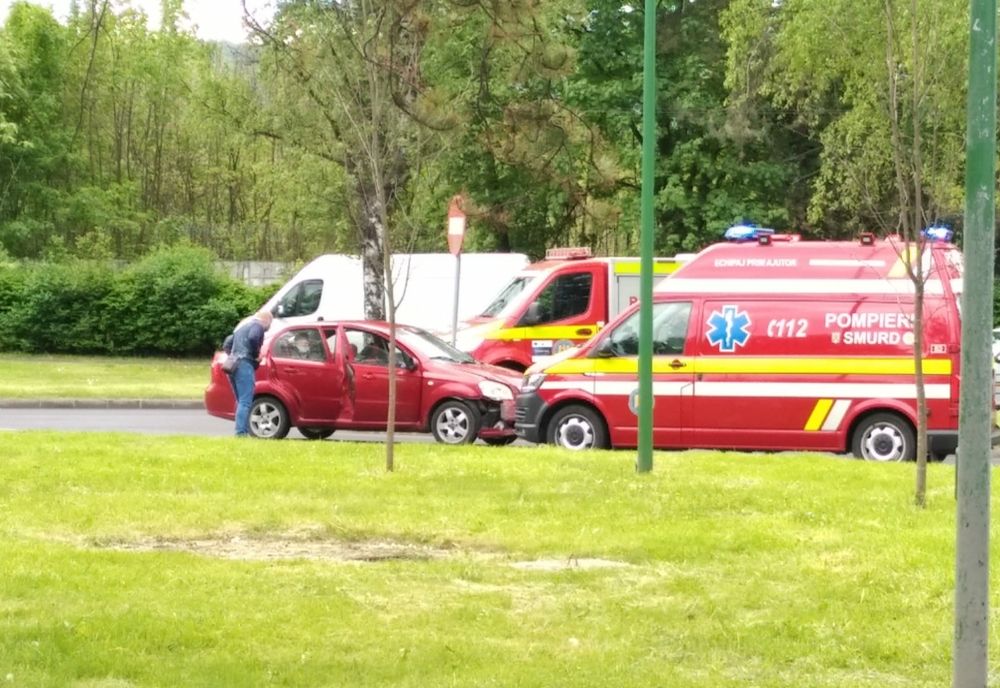 Maşină răsturnată, în municipiul Braşov!