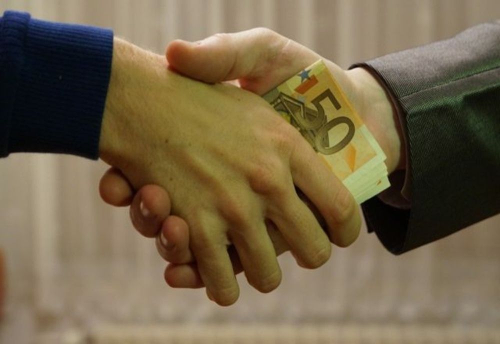 Interlop din clanul Amet Metin, reținut după ce a oferit 500 de euro mită unui polițist rutier!