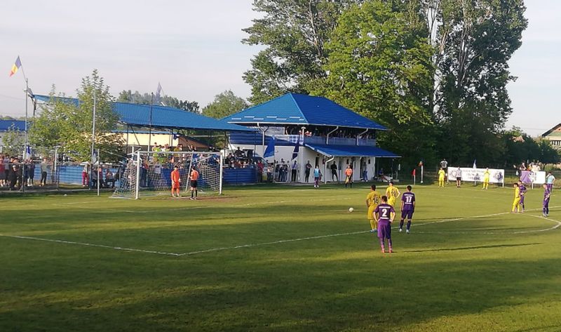 FOTBAL: Corona Brașov, tot mai aproape de liga a doua!