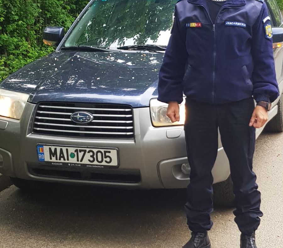 FOTO Un jandarm braşovean a intervenit primul la un accident produs la Predeal