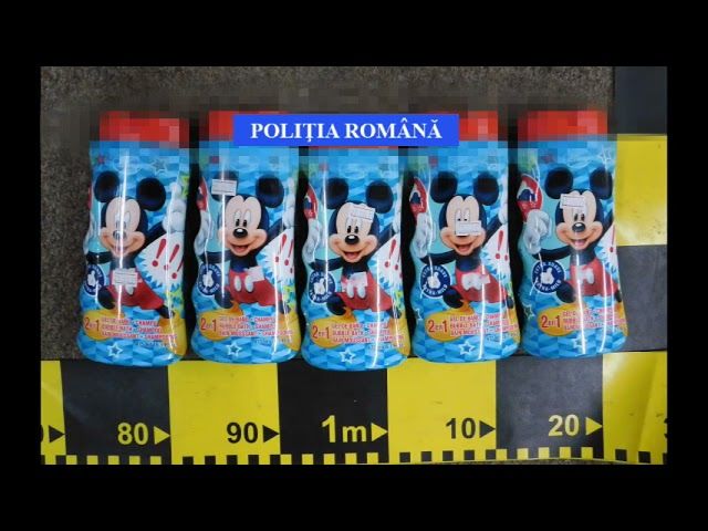 VIDEO Produse contrafăcute în valoare de peste 25.000 de lei au fost retrase de polițiști în doar 3 ore