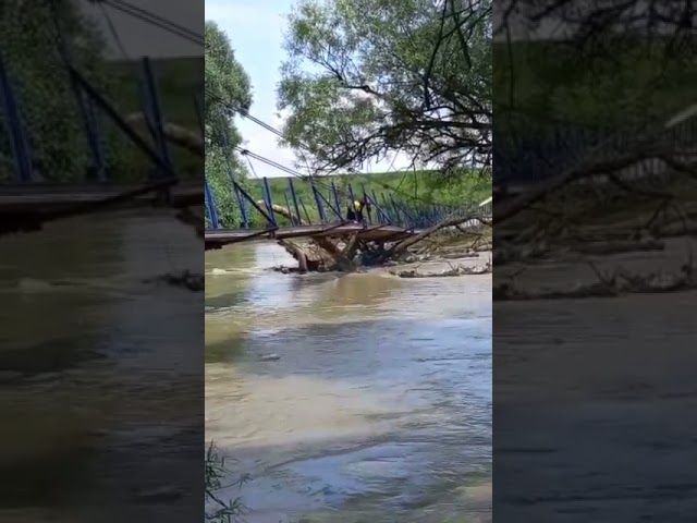 VIDEO Pompierii brașoveni, intervenție de urgență pe râul Olt