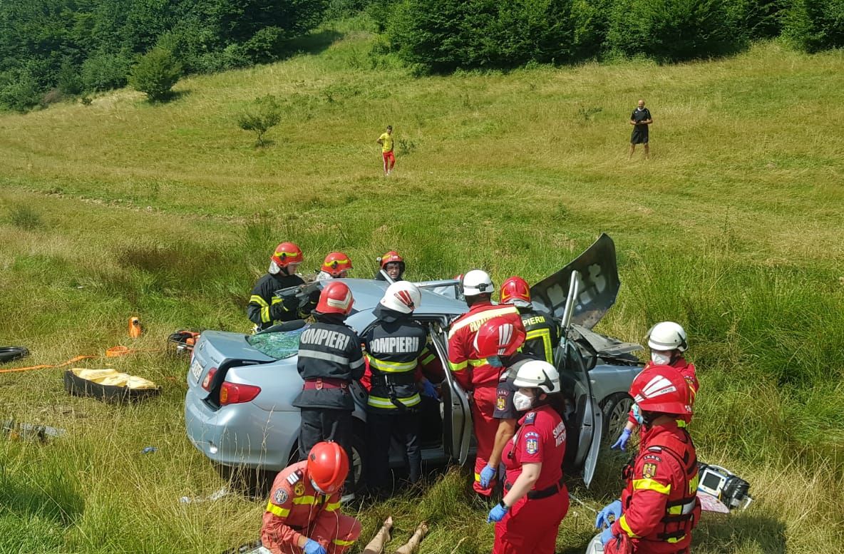 FOTO O persoană a murit în urma accidentului de la Perşani, iar alta este în stare gravă!