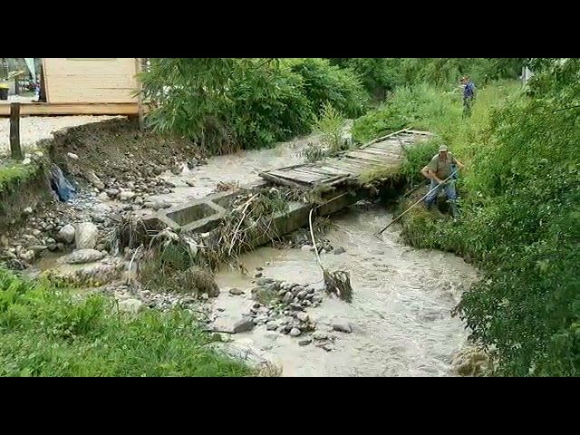 VIDEO Zeci de familii fără gaz şi curent!