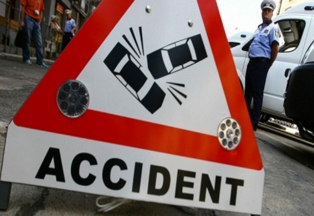 Accident cu 3 maşini implicate şi o victimă!