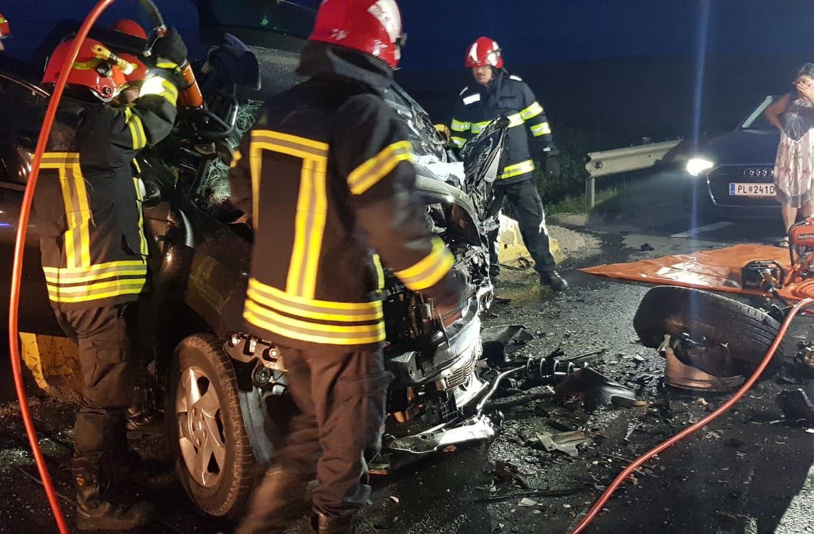 FOTO Tragedia de pe DN1, în care două persoane au murit, ÎN IMAGINI