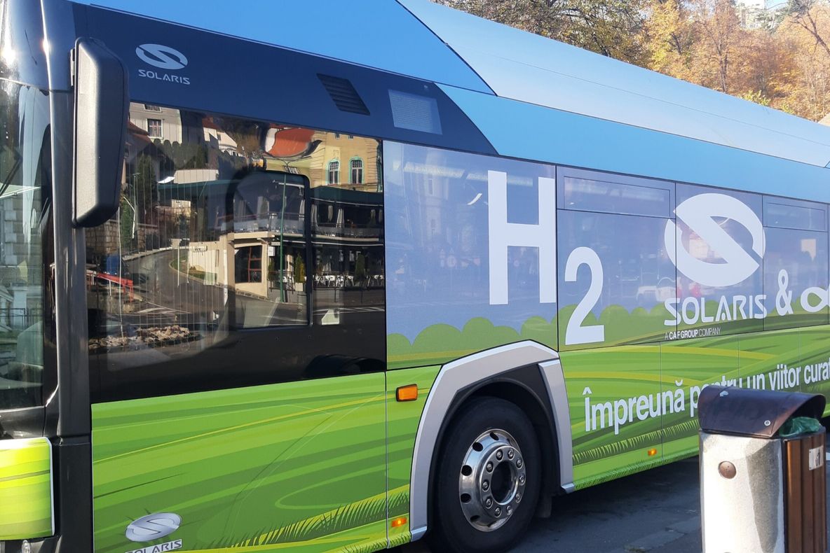 VIDEO Cum arată noul autobuz electric cu hidrogen testat în municipiul Braşov?
