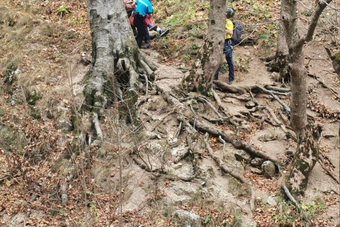 VIDEO Persoană rănită pe munte!