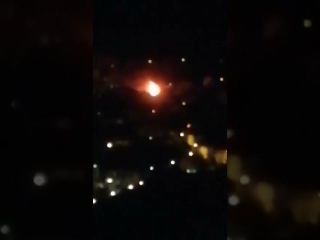 VIDEO Incendiu violent, azi-noapte, în Scheii Braşovului!