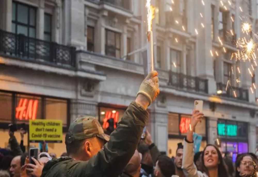 Londra a anulat festivitățile de Anul Nou, după creşterea record