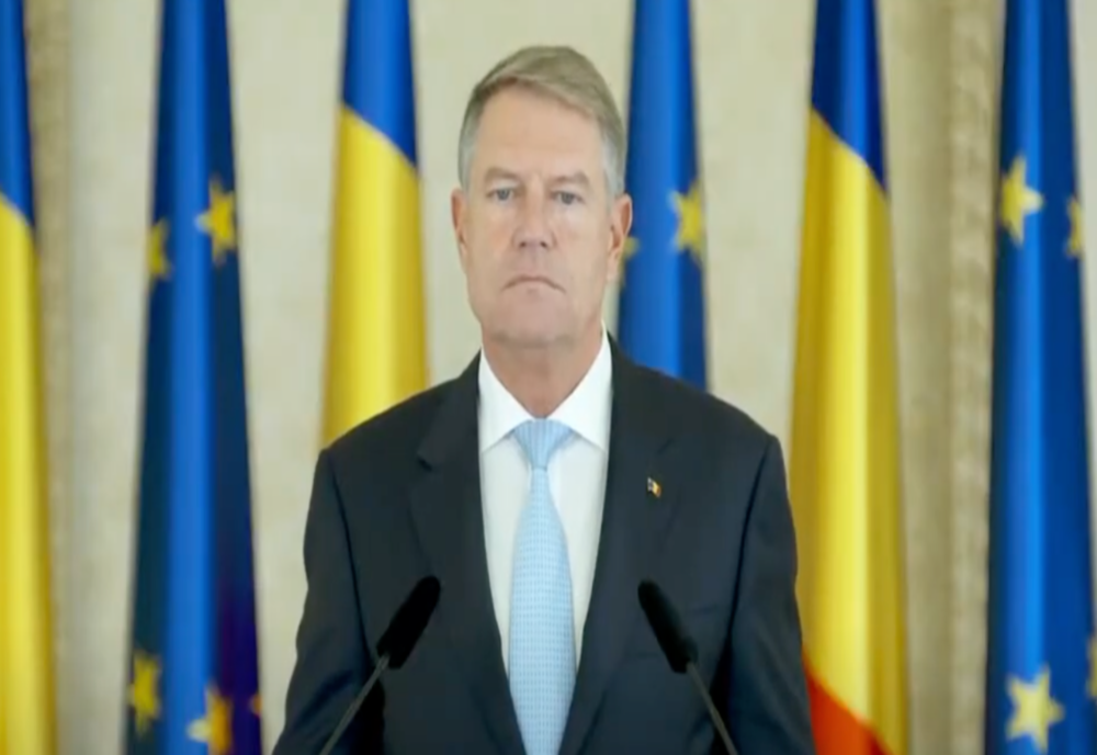 Medici de la Spitalul Militar de Urgență Regina Maria decorați de președintele României, Klaus Iohannis