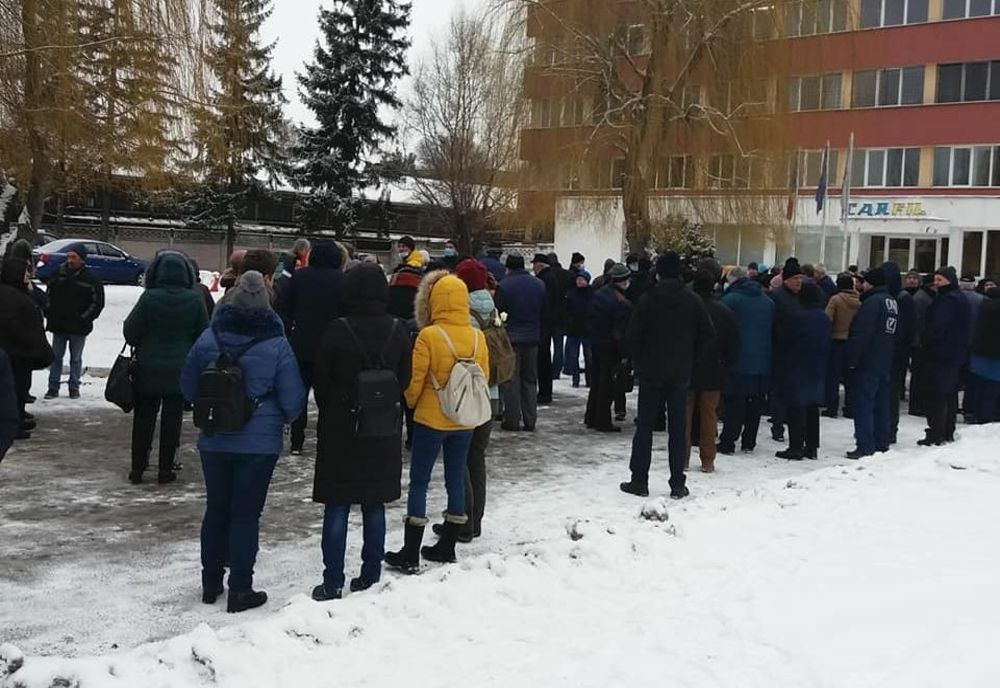 GREVĂ la Carfil! Aproape 400 de angajați își cer drepturile