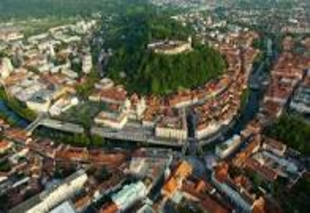 Oportunitate artiști plastici români | Festivalul Internațional de Artă Vizuală din Slovenia
