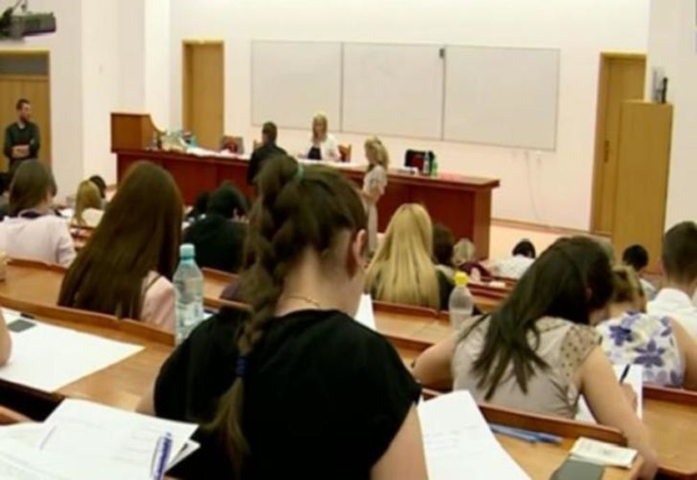 Peste 4.000 de locuri finanțate de la buget, la admiterea din acest an, la Universitatea Transilvania din Brașov